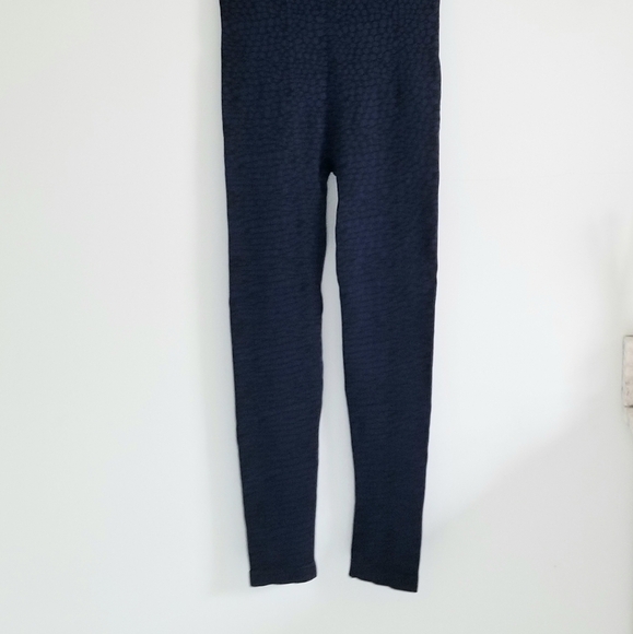 Rhonda Shear blue black pattern leggings size Medium - Picture 5 of 6